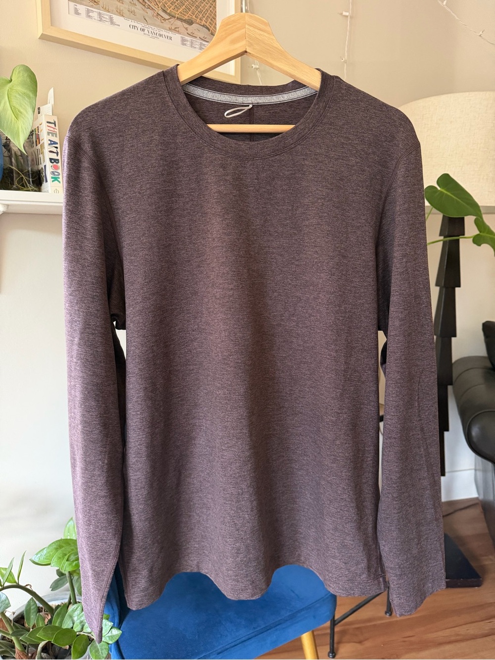 Lululemon Men's Burgundy Crewneck Long-Sleeve Shirt - Picture 4 of 4